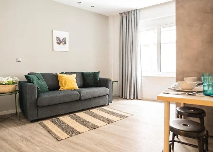 A17 Modern & Cosy 2R Flat Up To 4Ppl Near Parthenon